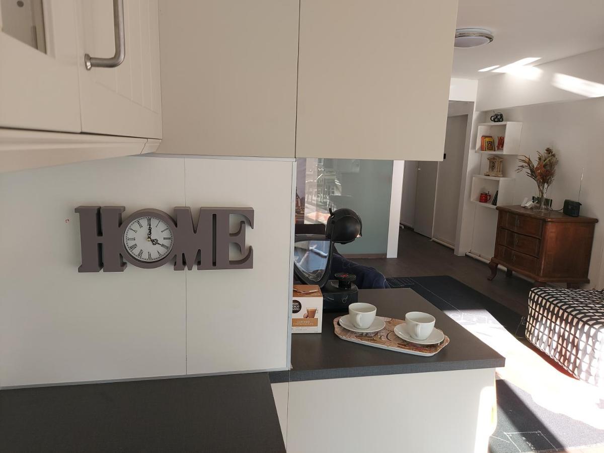 2+2Szemelyes Apartman Kerttel Apartment Szekesfehervar Bagian luar foto