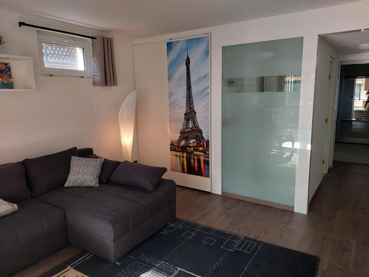 2+2Szemelyes Apartman Kerttel Apartment Szekesfehervar Bagian luar foto