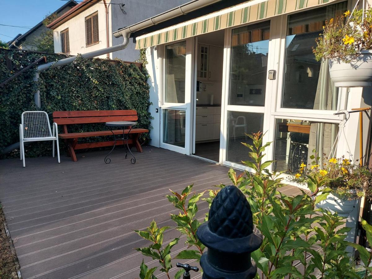 2+2Szemelyes Apartman Kerttel Apartment Szekesfehervar Bagian luar foto