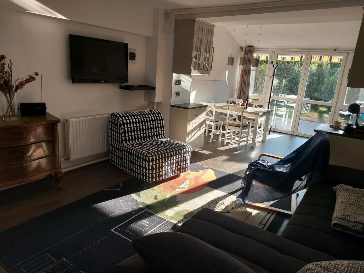 2+2Szemelyes Apartman Kerttel Apartment Szekesfehervar Bagian luar foto