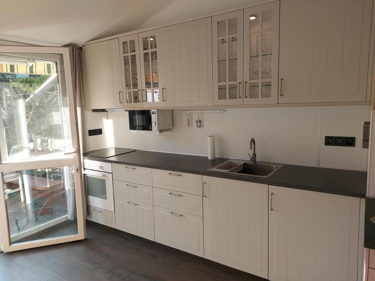 2+2Szemelyes Apartman Kerttel Apartment Szekesfehervar Bagian luar foto